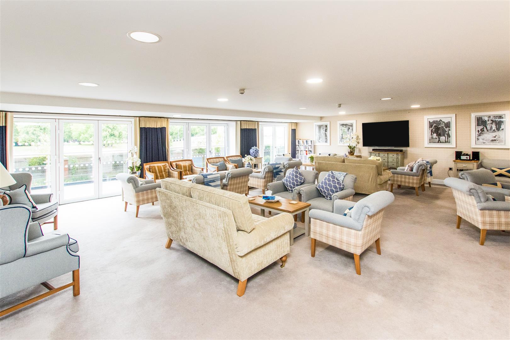 Wilford Lane, West Bridgford. River Facing Apartment