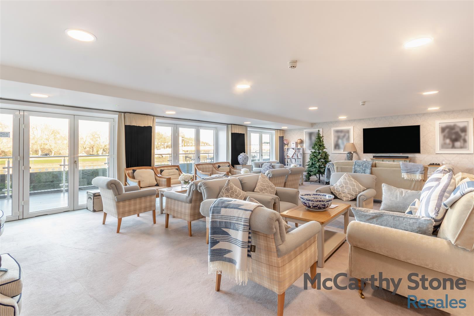 Wilford Lane, West Bridgford. River Facing Apartment