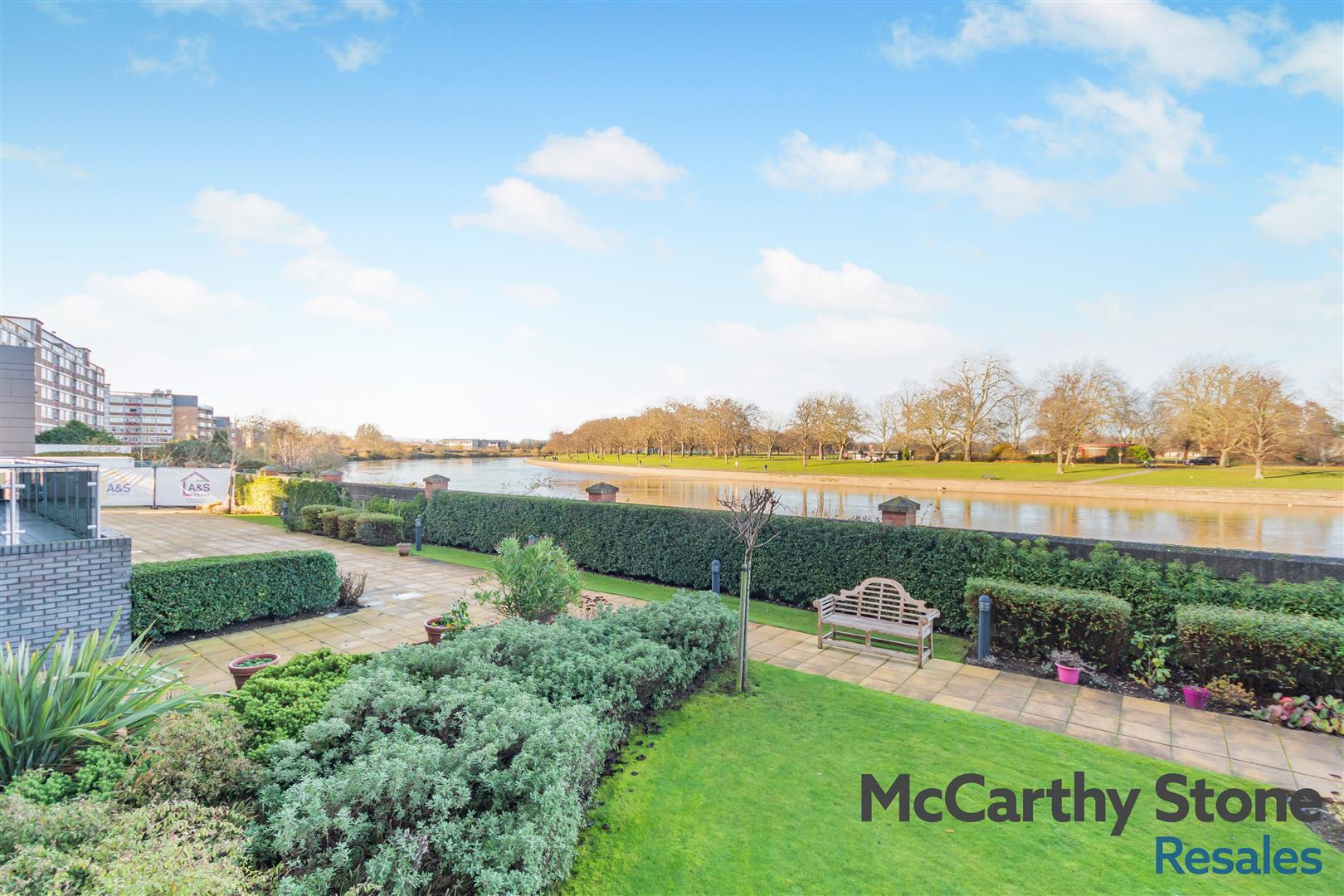 Wilford Lane, West Bridgford. River Facing Apartment