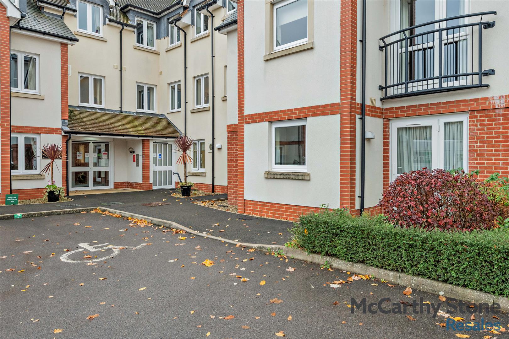 Farringford Court, Avenue Road, Lymington, Hampshire, SO41 9PA