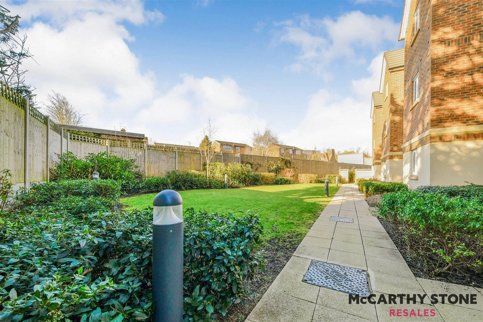 Lowe House, London Road, Knebworth