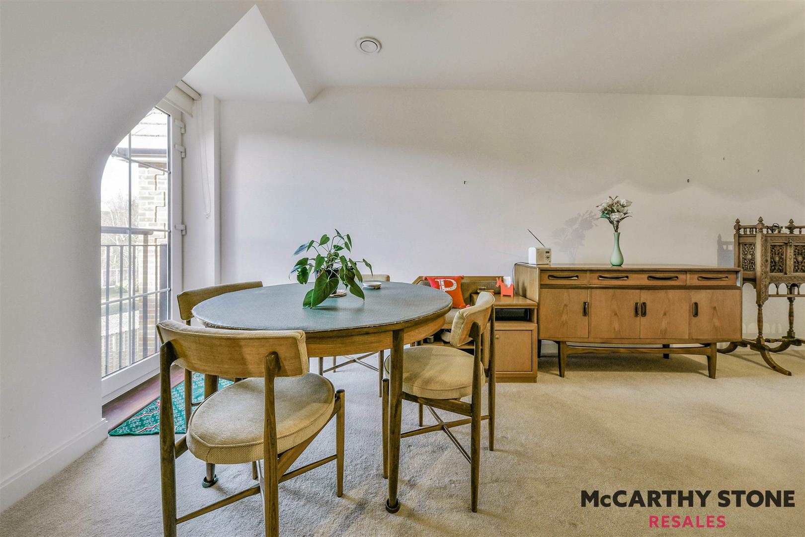 Lowe House, London Road, Knebworth