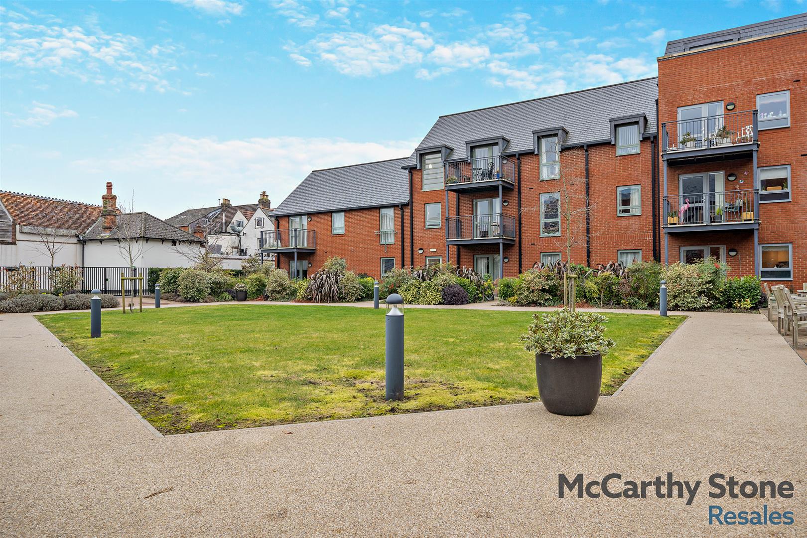 Castle Gate Endless Street, Salisbury