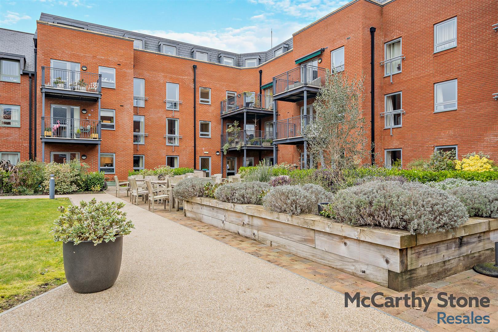 Castle Gate Endless Street, Salisbury