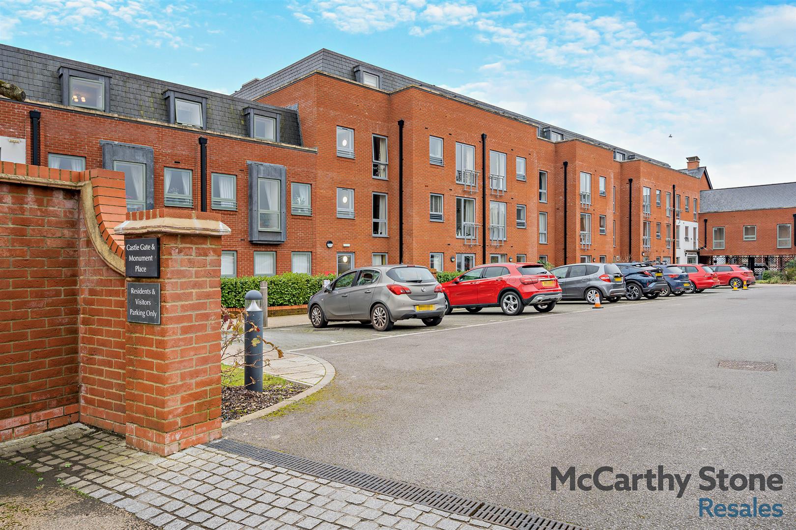 Castle Gate Endless Street, Salisbury