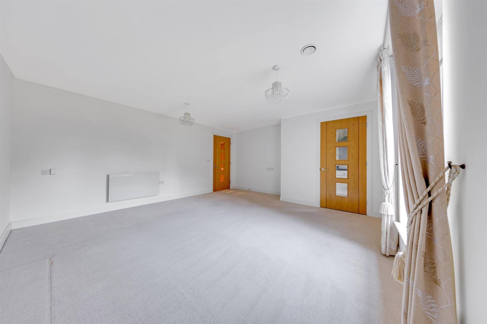 Dukes Ride, Crowthorne, RG45 6GT