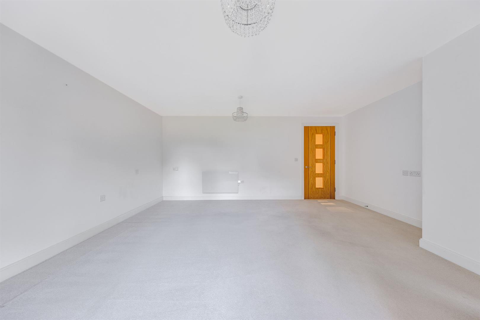 Dukes Ride, Crowthorne, RG45 6GT