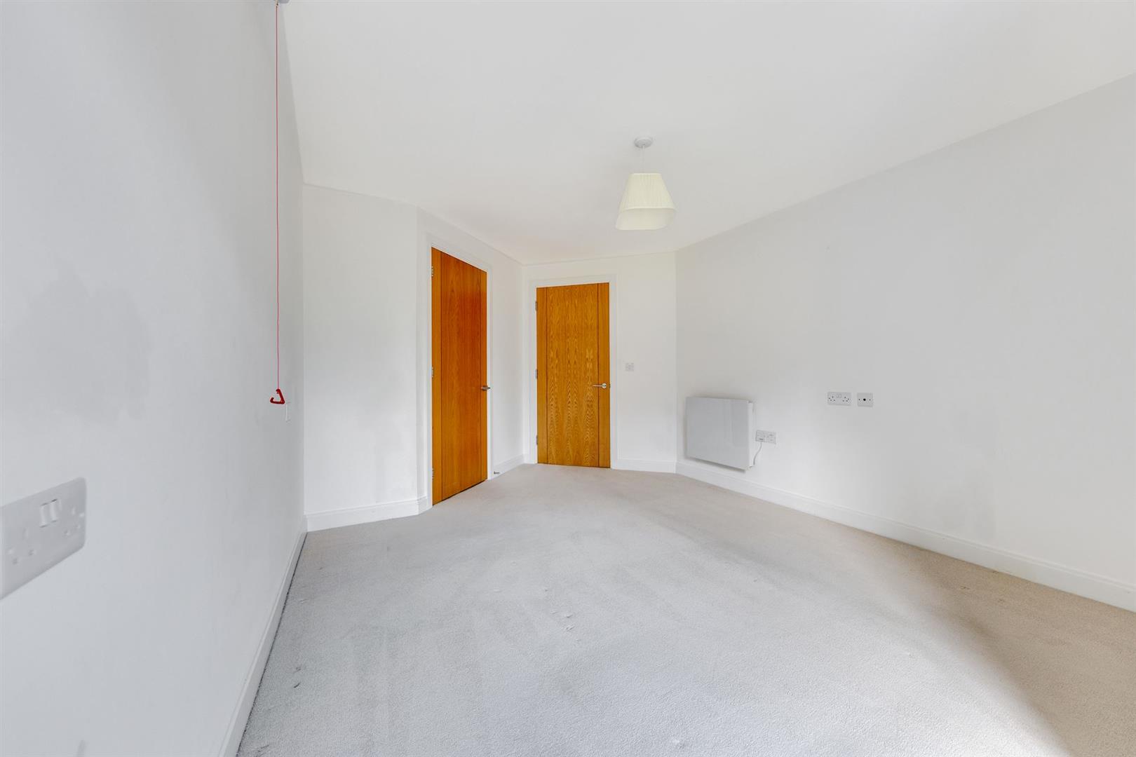 Dukes Ride, Crowthorne, RG45 6GT