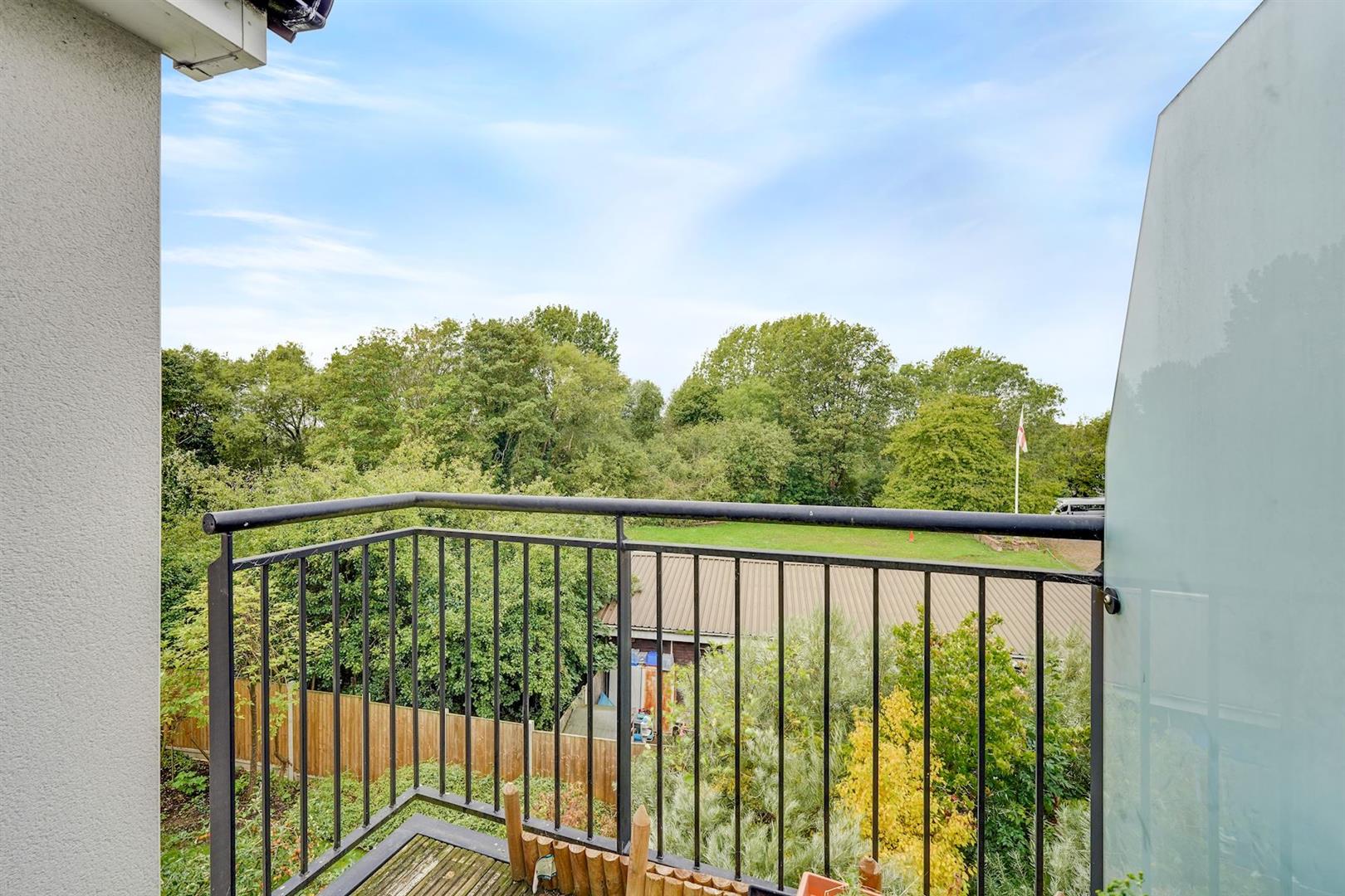 White Hart Lane, Romford