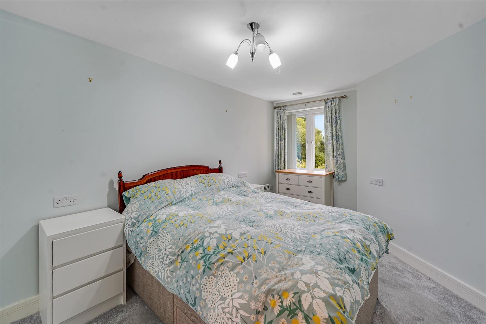 White Hart Lane, Romford