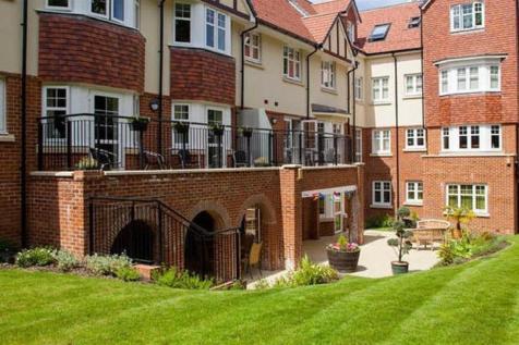 Holmes Place, Crowborough, TN6 2RS