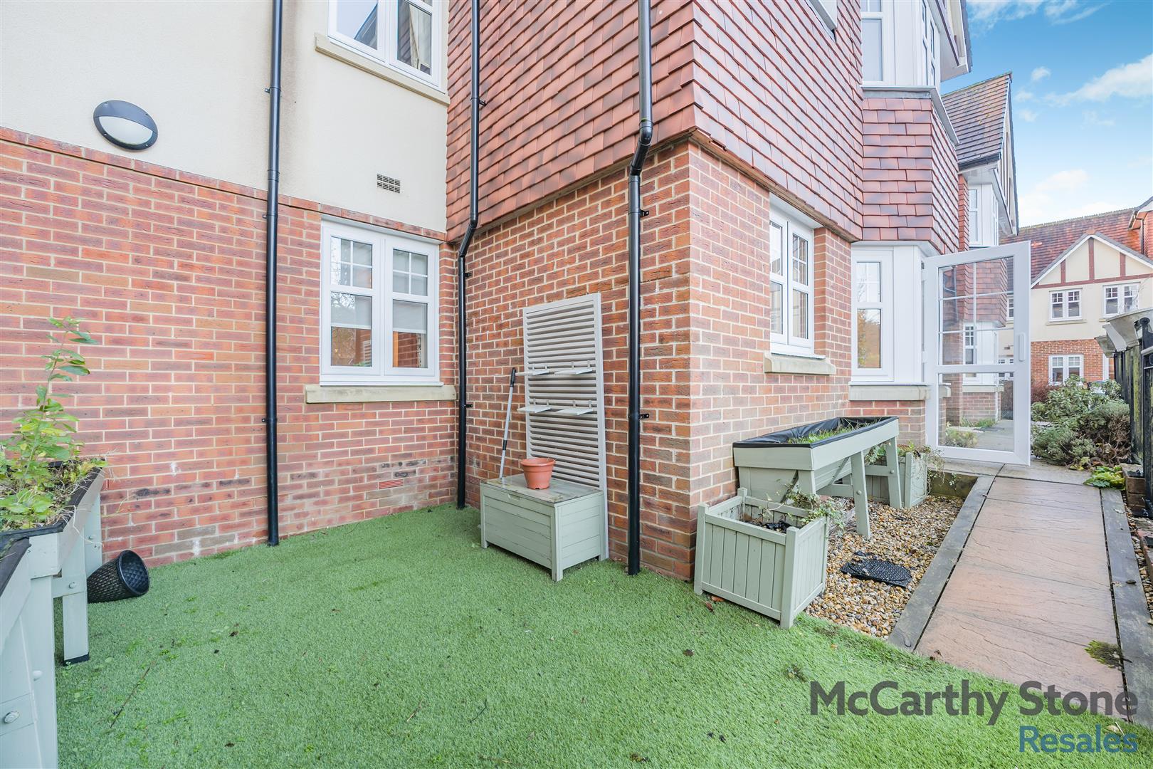 Holmes Place, Crowborough, TN6 2RS