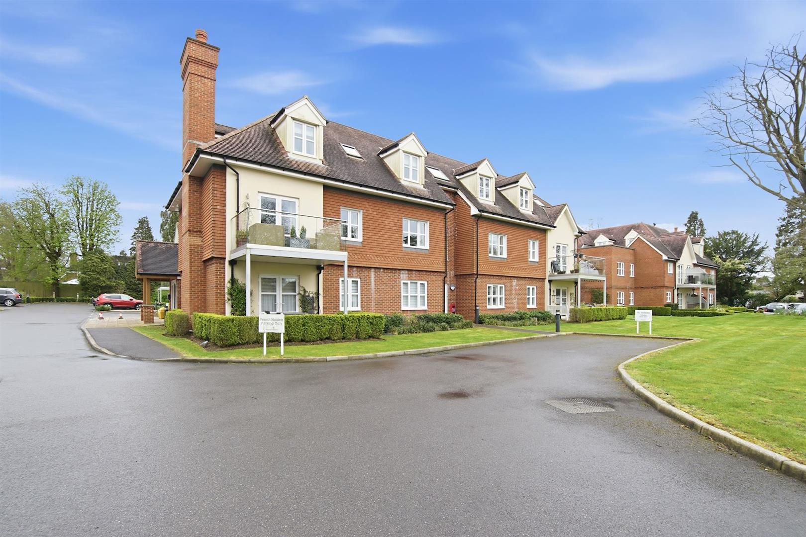 Langton House, Westhall Road, Warlingham, CR6 9HF