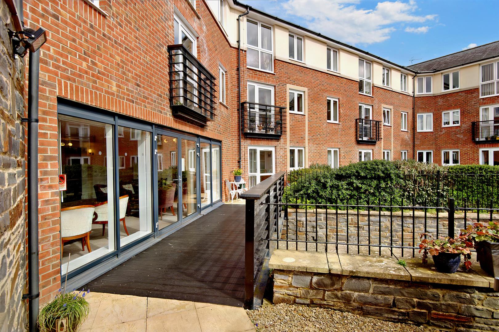 Coleridge Court, Clevedon, BS21 6FL