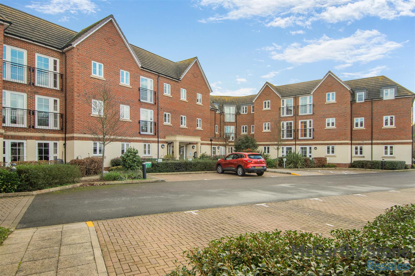 Lowe House, London Road, Knebworth