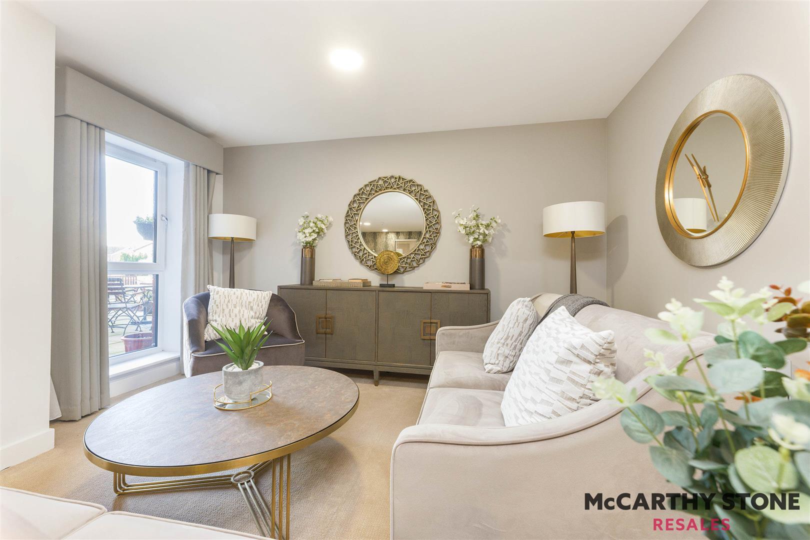 Flat 2/5 Merchants Gate, 69 Springkell Avenue, Glasgow