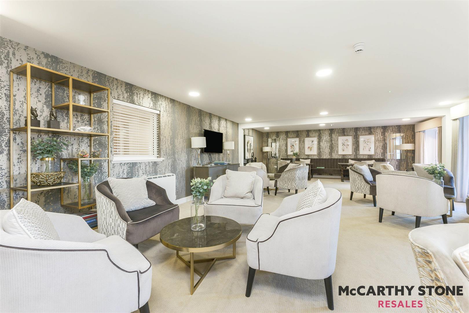 Flat 2/5 Merchants Gate, 69 Springkell Avenue, Glasgow