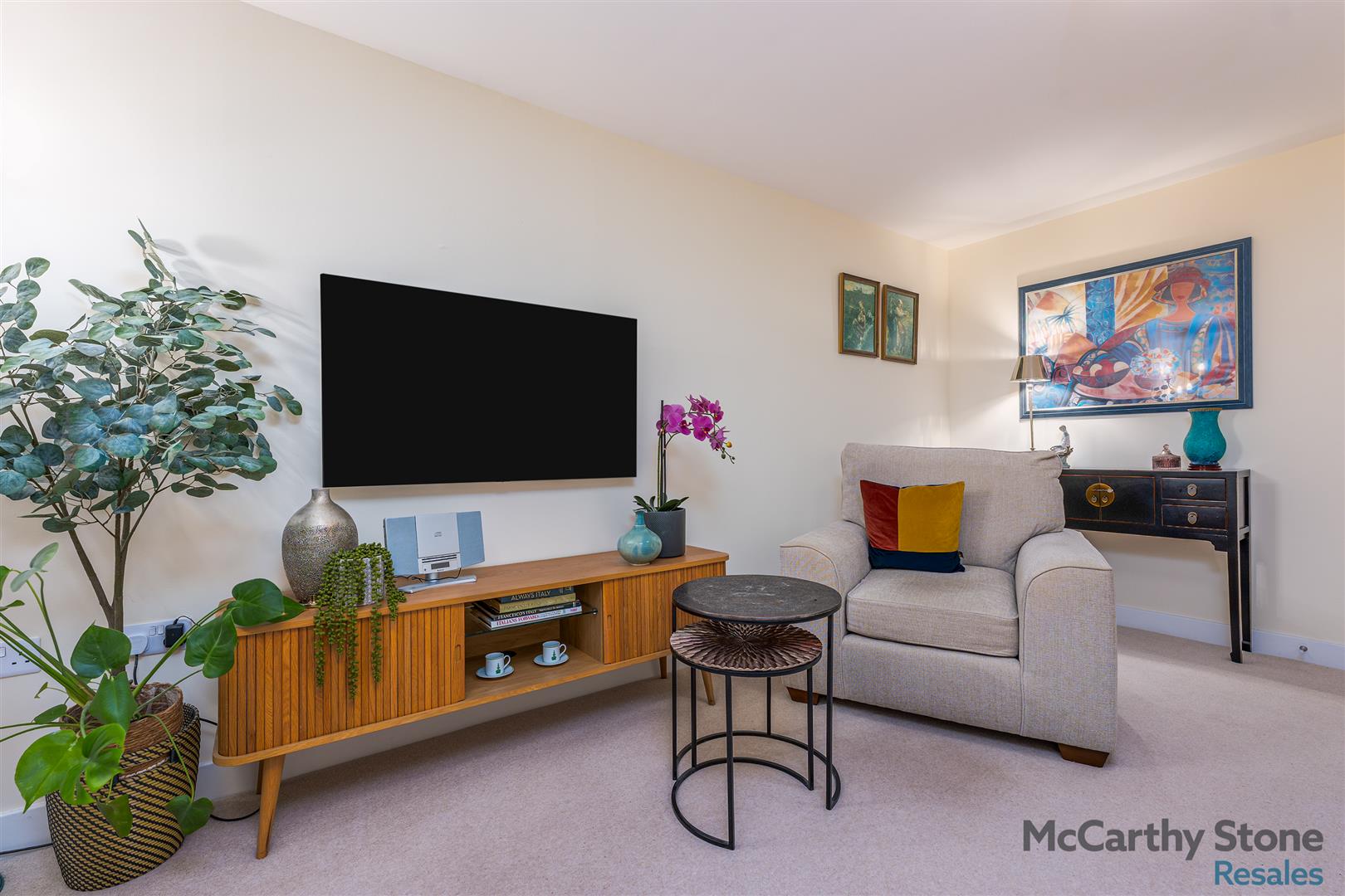 Flat 2/5 Merchants Gate, 69 Springkell Avenue, Glasgow