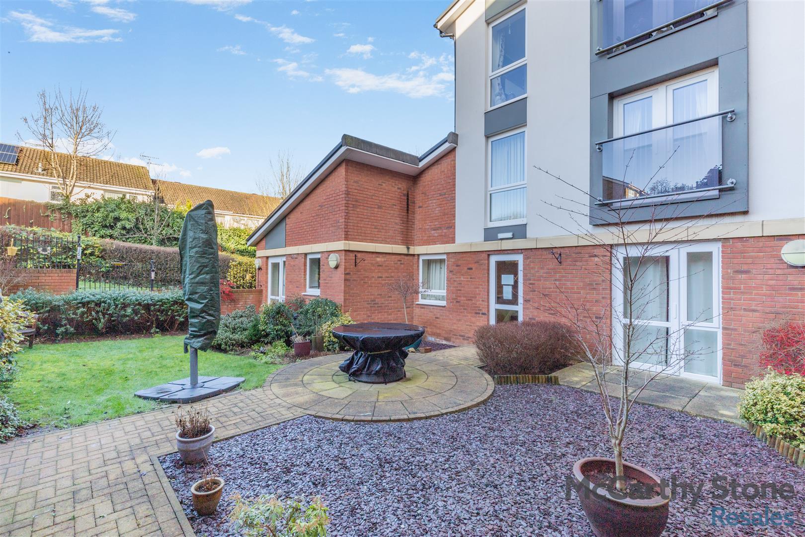 Elliott Court, High Street North, Dunstable