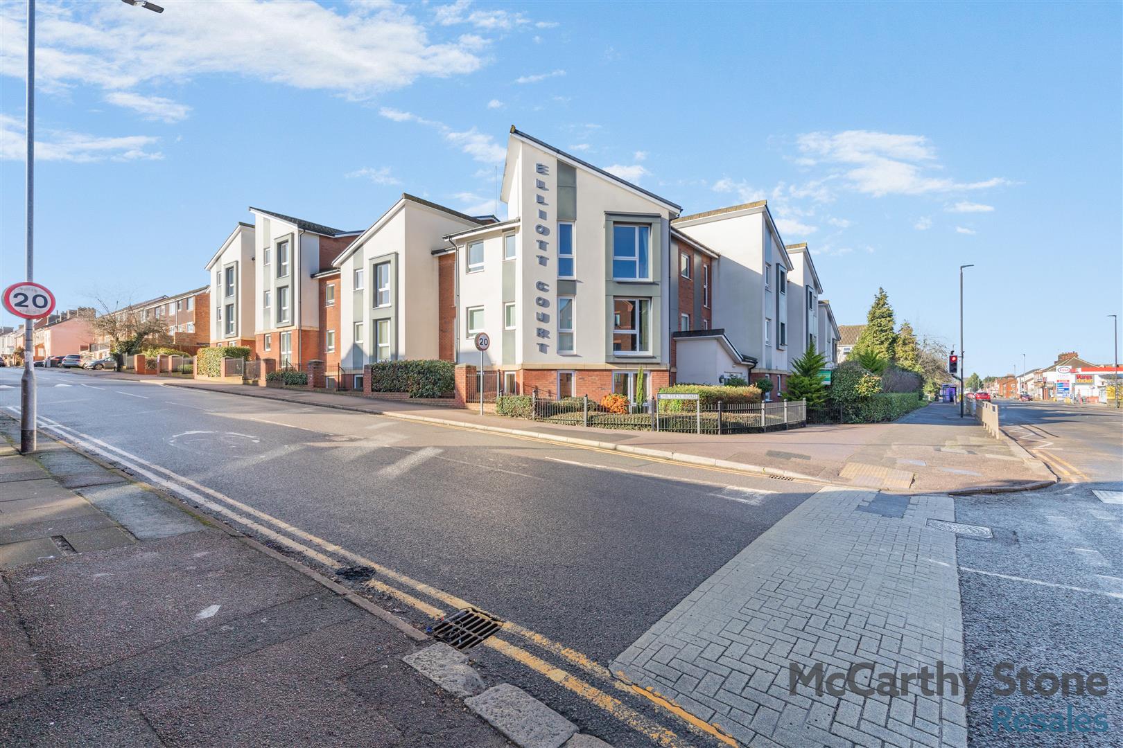 Elliott Court, High Street North, Dunstable