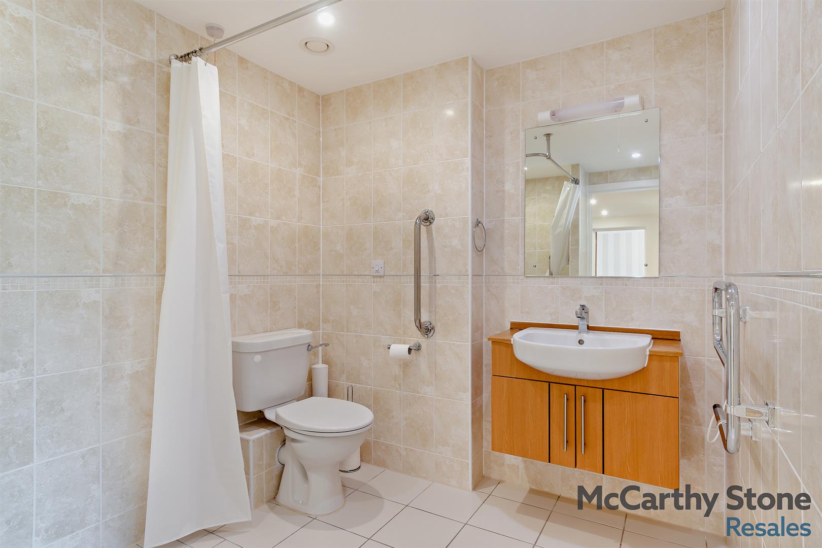 Mandeville Court, Darkes Lane, Potters Bar, Hertfordshire, EN6 1BZ