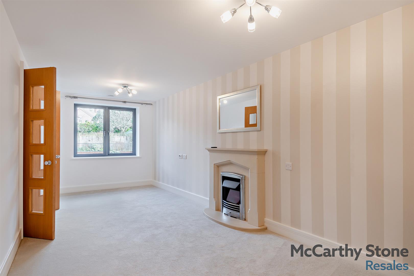 Mandeville Court, Darkes Lane, Potters Bar, Hertfordshire, EN6 1BZ