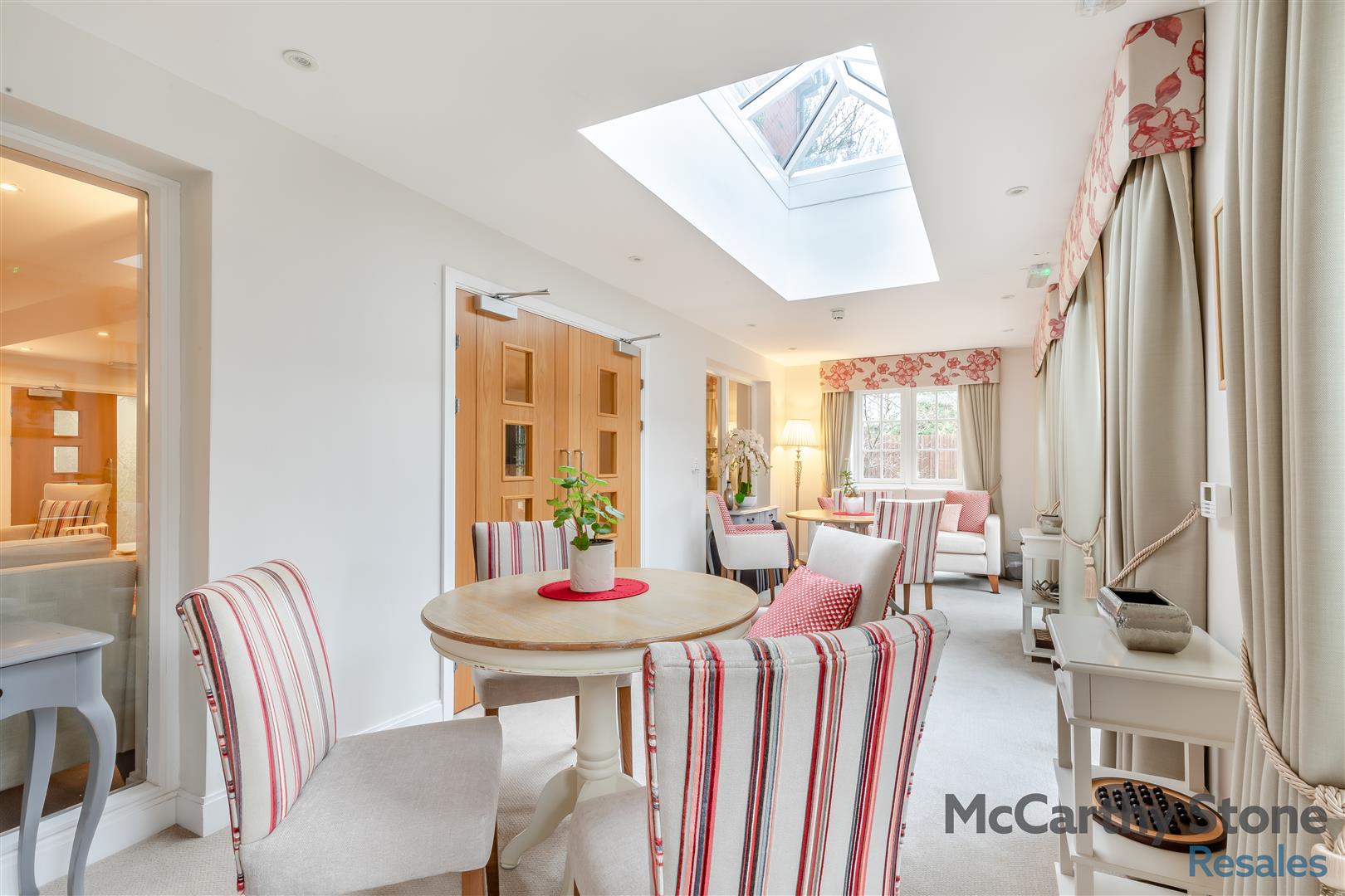 Le Jardin, 20-22 Station Road, Letchworth, Hertfordshire, SG6 3BA