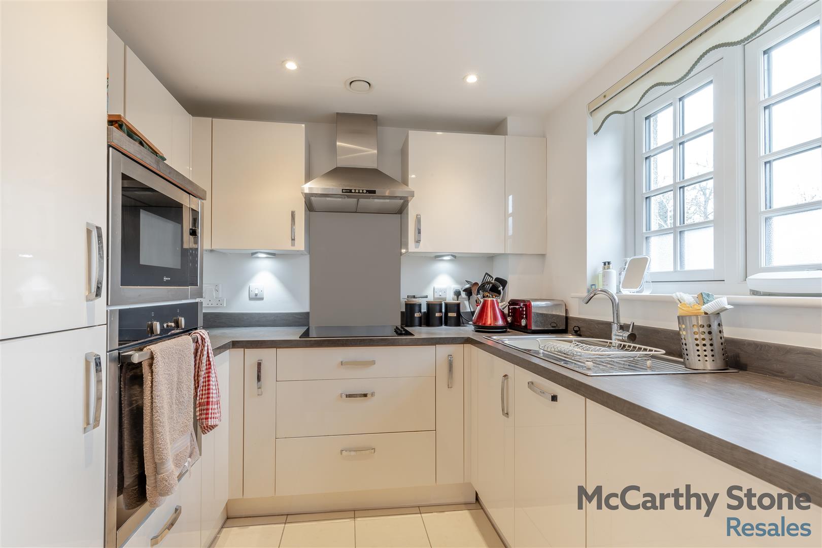 Le Jardin, 20-22 Station Road, Letchworth, Hertfordshire, SG6 3BA