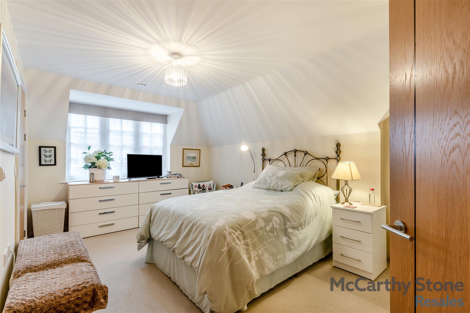 Le Jardin, 20-22 Station Road, Letchworth, Hertfordshire, SG6 3BA