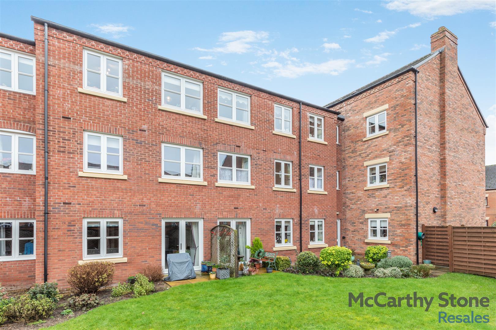 18 St Clements Court, South Street, Atherstone