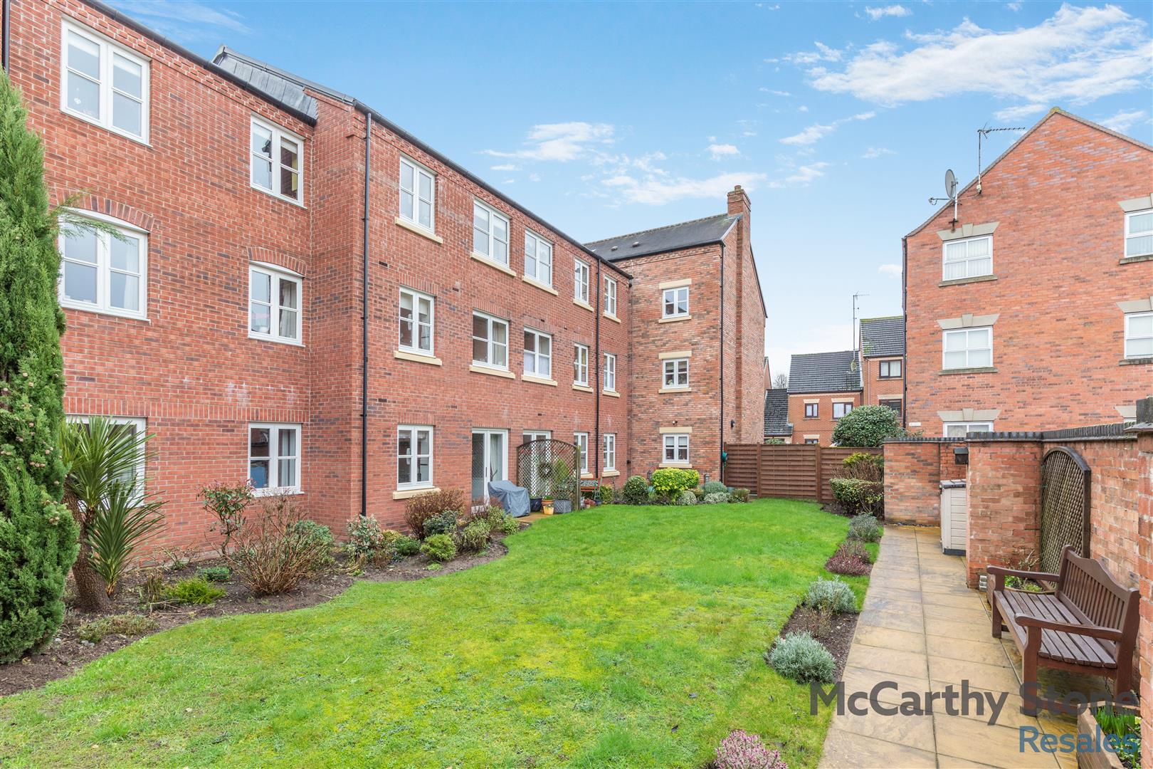 18 St Clements Court, South Street, Atherstone