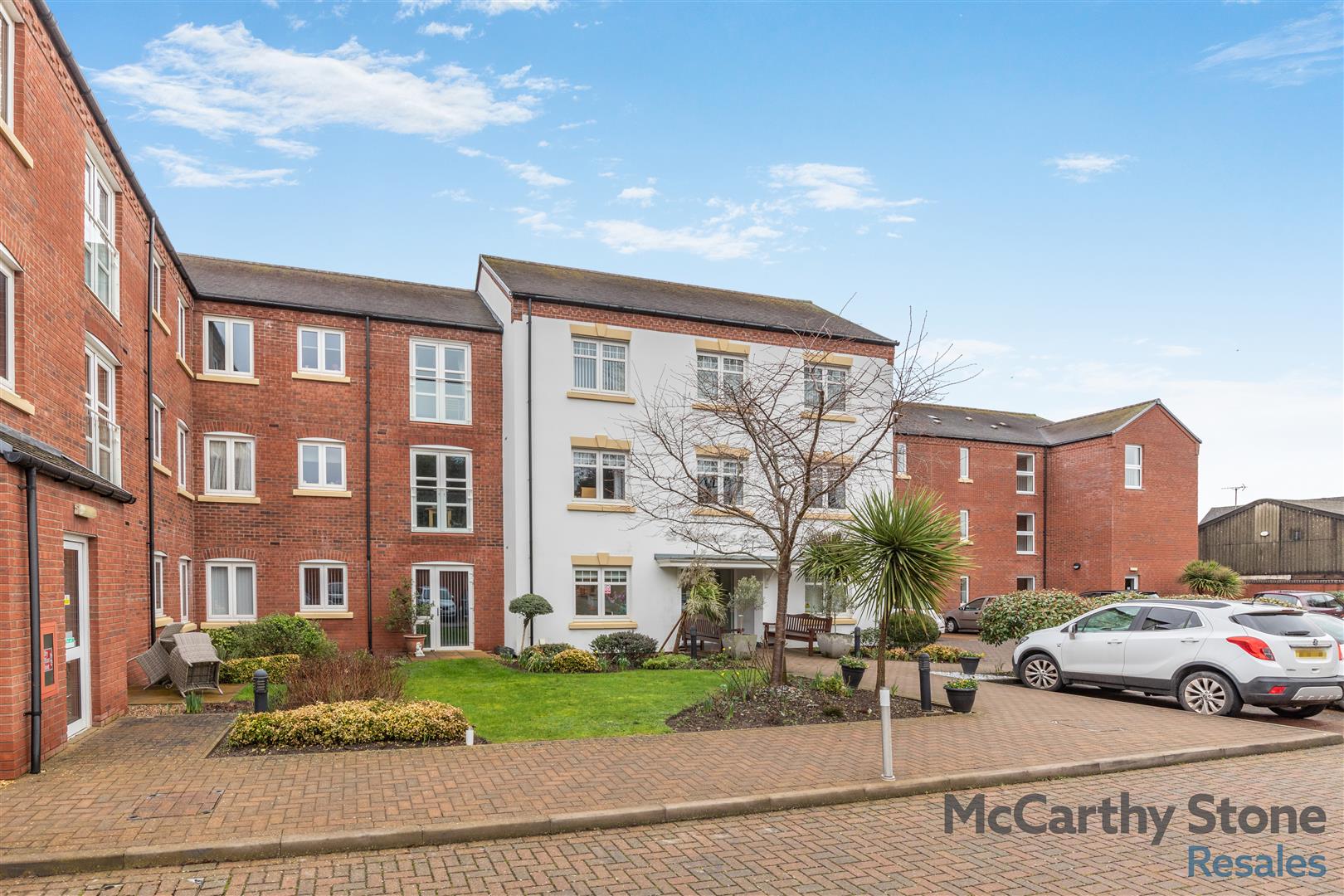 18 St Clements Court, South Street, Atherstone