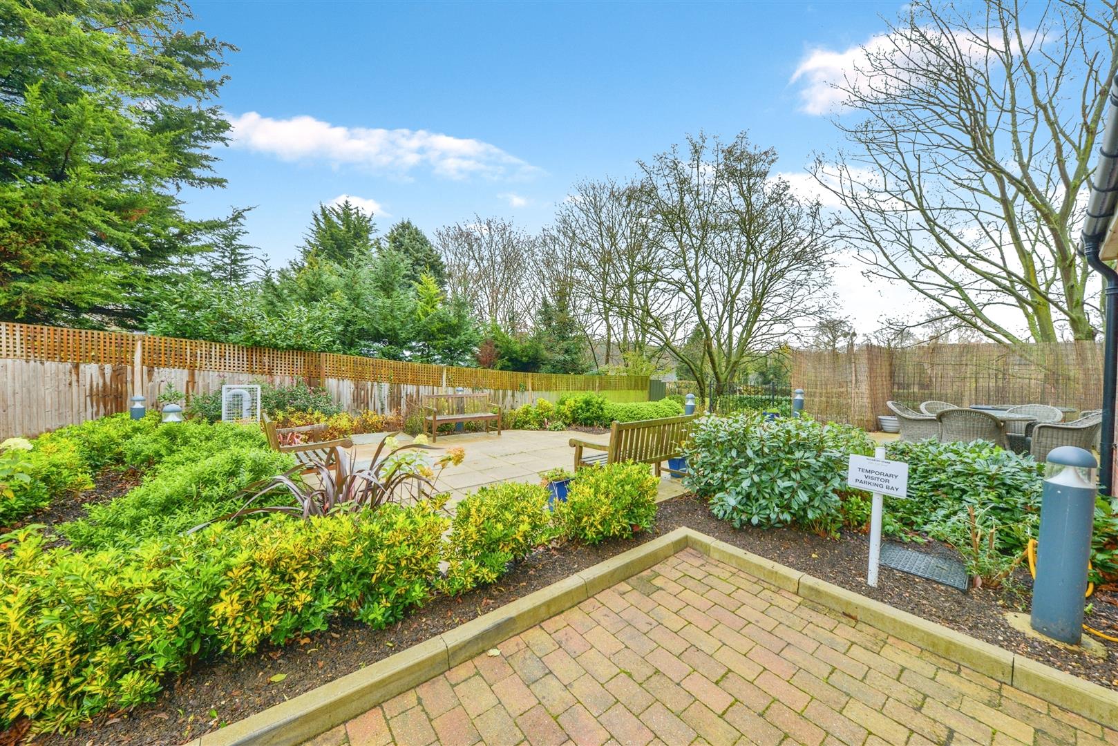 Great North Road, Hatfield