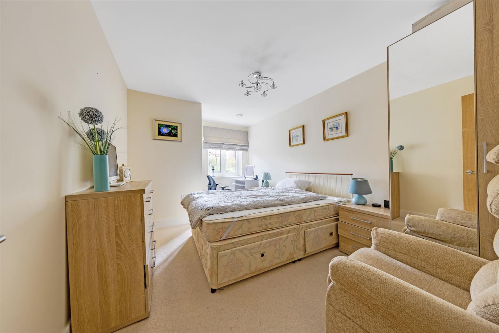 Queens Gate, Wellington Road, Wokingham, RG40 2DS