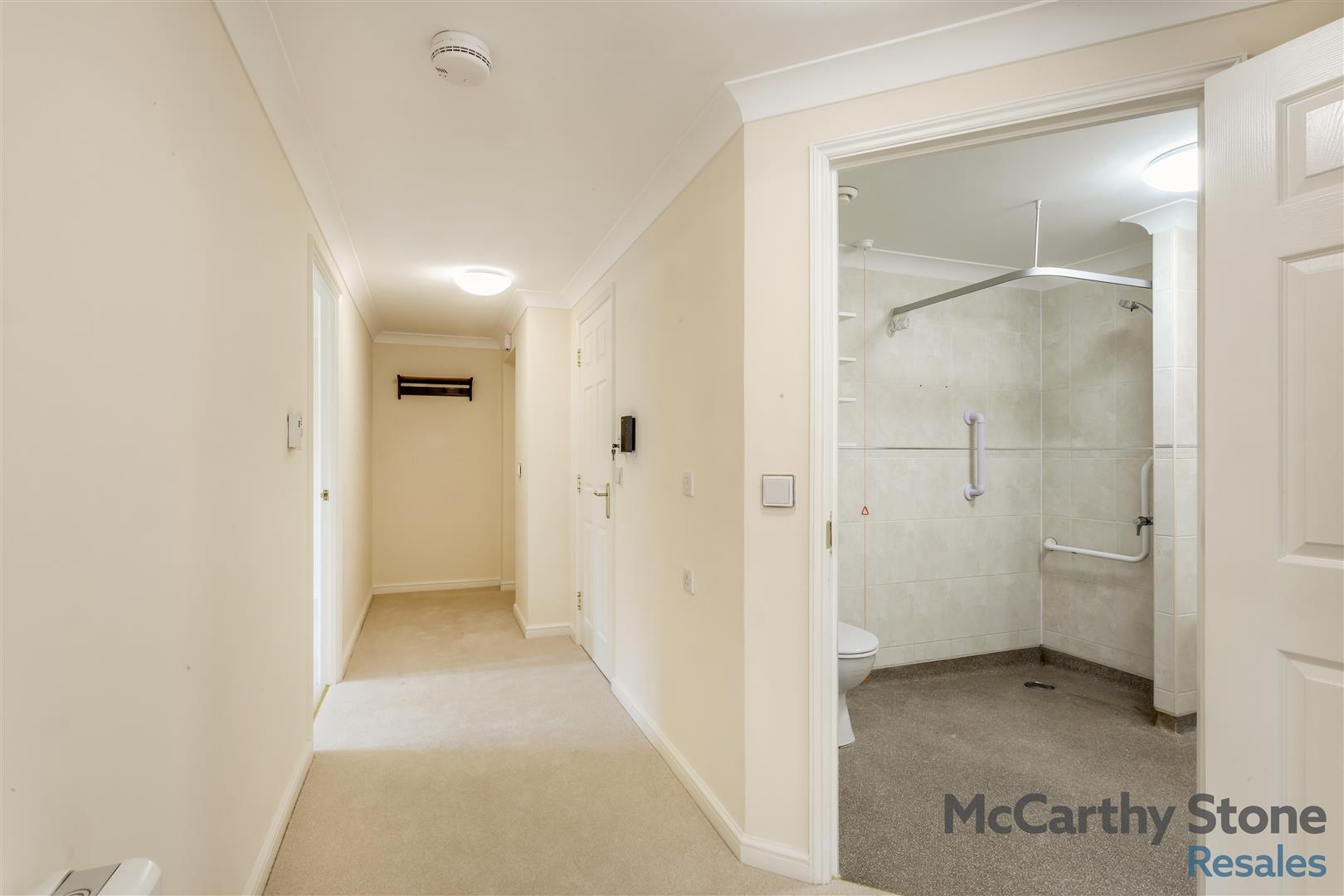 High Street South, Rushden, Northamptonshire, NN10 0FR