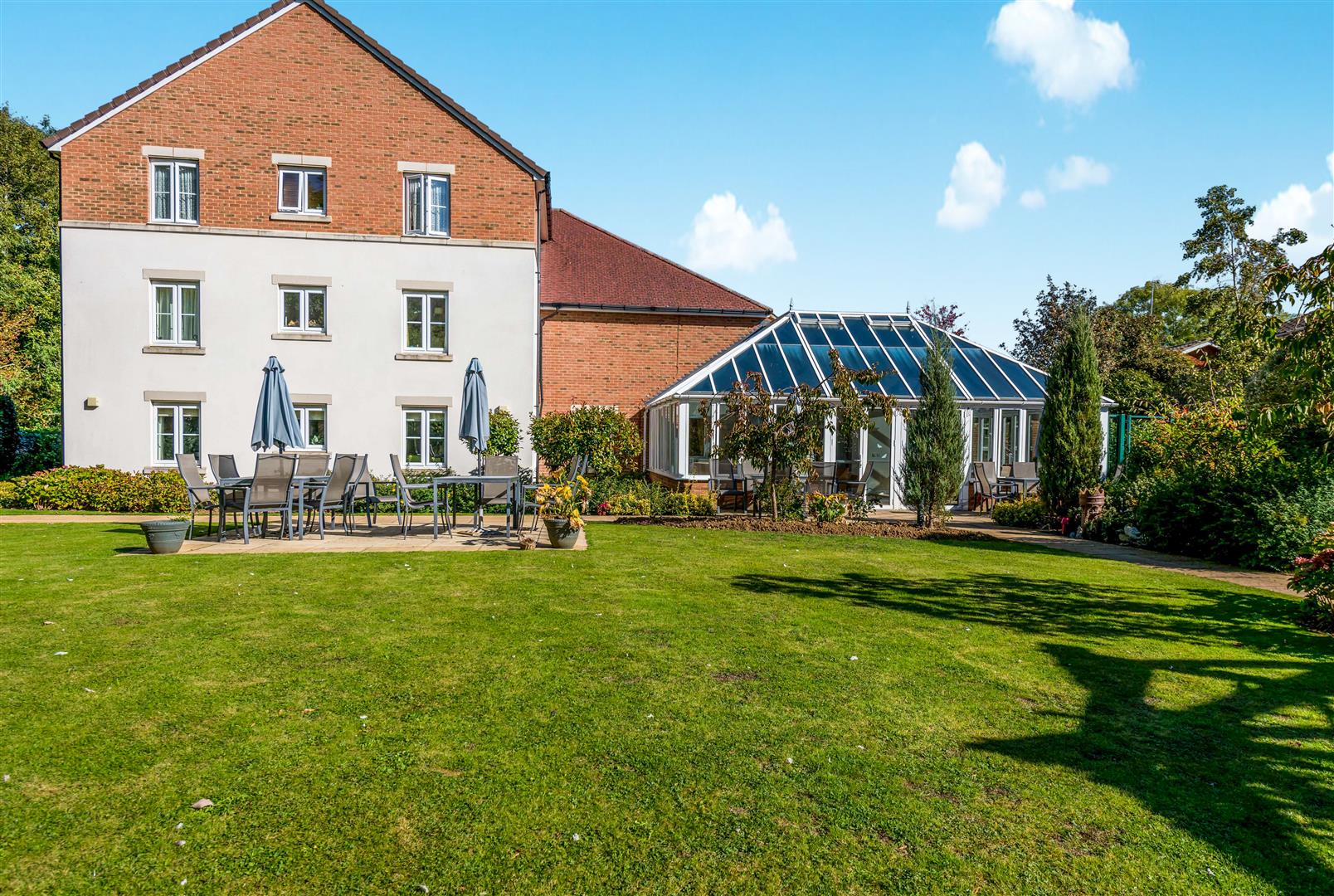 High Street South, Rushden, Northamptonshire, NN10 0FR