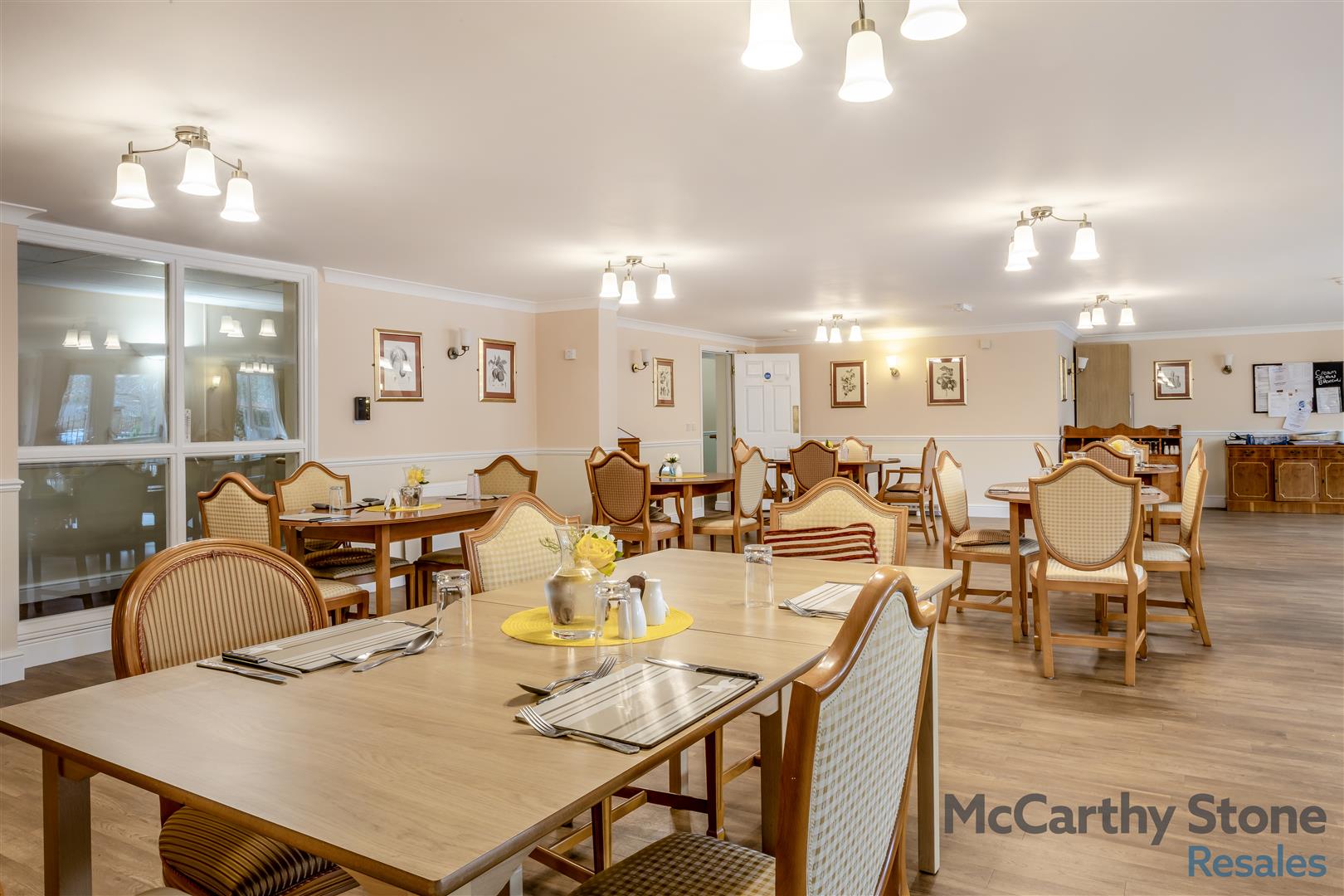 High Street South, Rushden, Northamptonshire, NN10 0FR