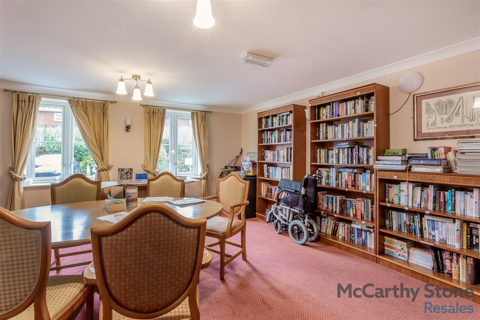 High Street South, Rushden, Northamptonshire, NN10 0FR