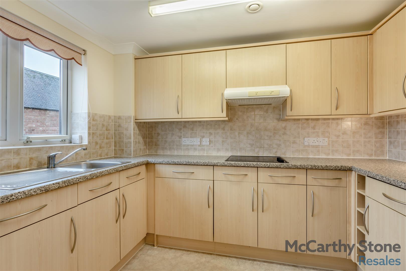 High Street South, Rushden, Northamptonshire, NN10 0FR