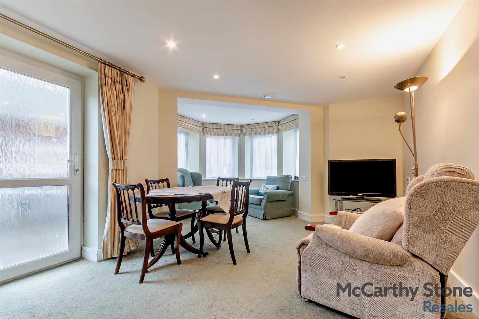 Abbotsmead Place, Caversham