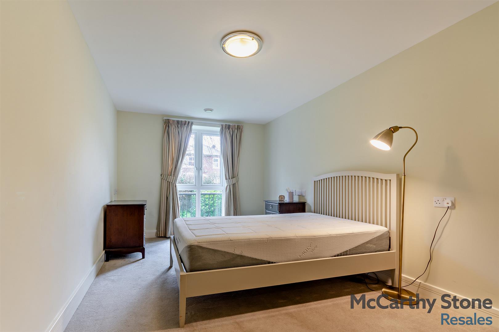 Abbotsmead Place, Caversham