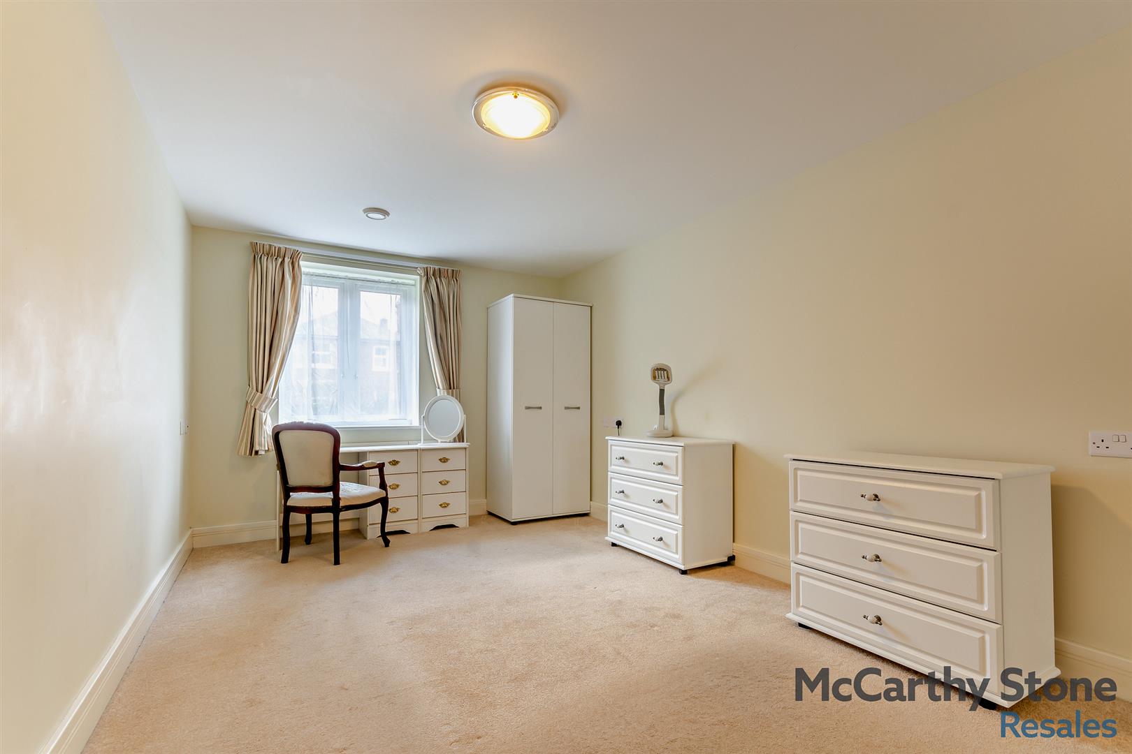 Abbotsmead Place, Caversham