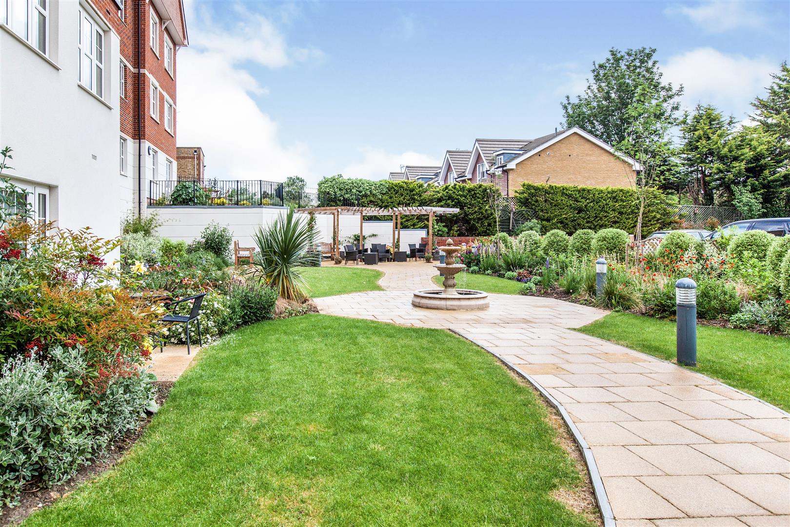 St. Lukes Road, Maidenhead, Berkshire. SL6 7AJ