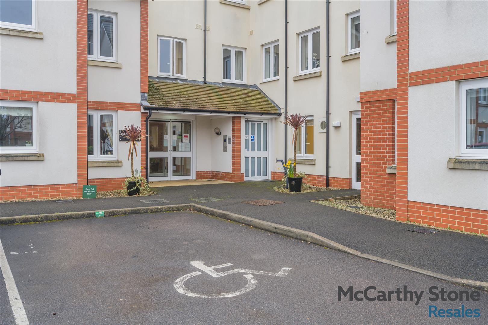 Farringford Court, Avenue Road, Lymington, Hampshire, SO41 9PA