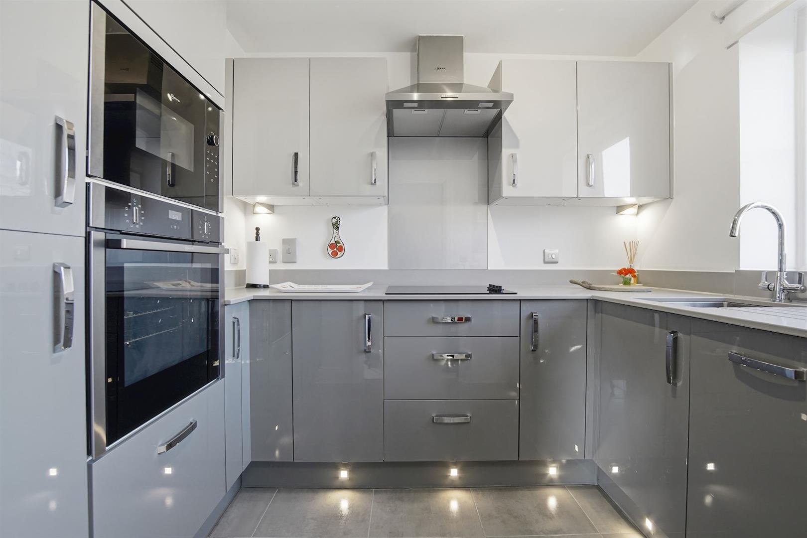 Manor Park Road, Chislehurst, BR7 5FT