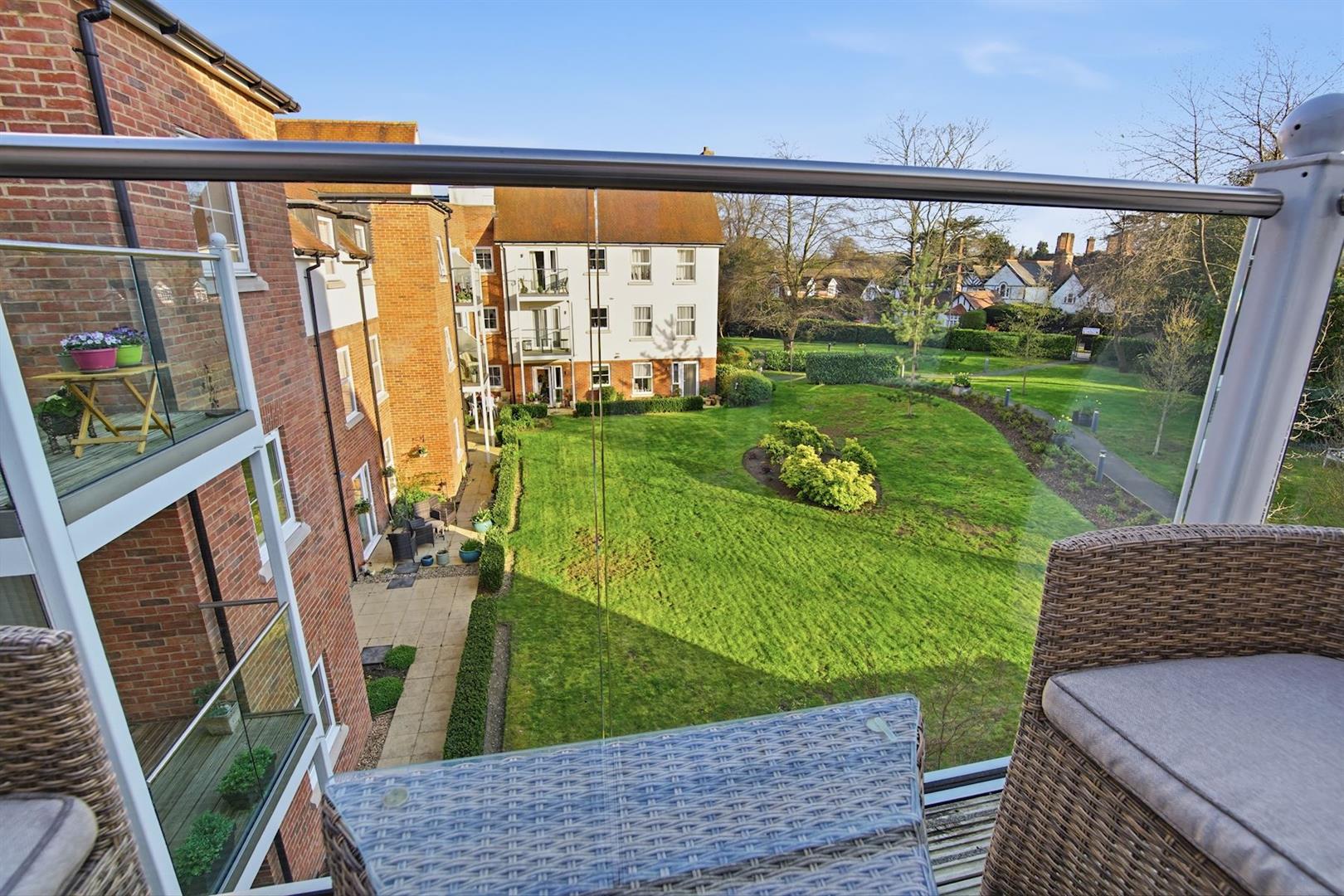 Manor Park Road, Chislehurst, BR7 5FT