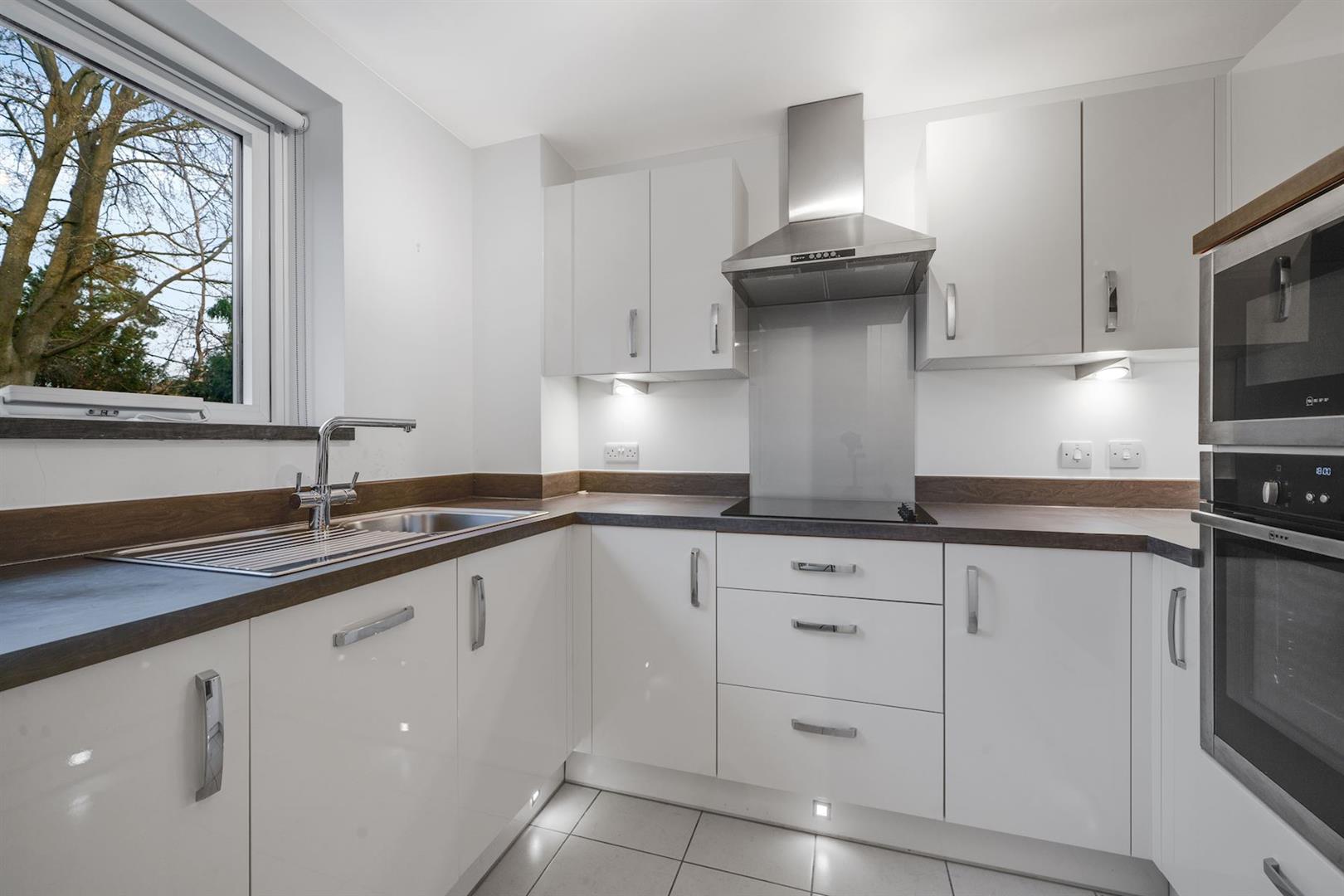 London Road, Guildford, GU1 1FF