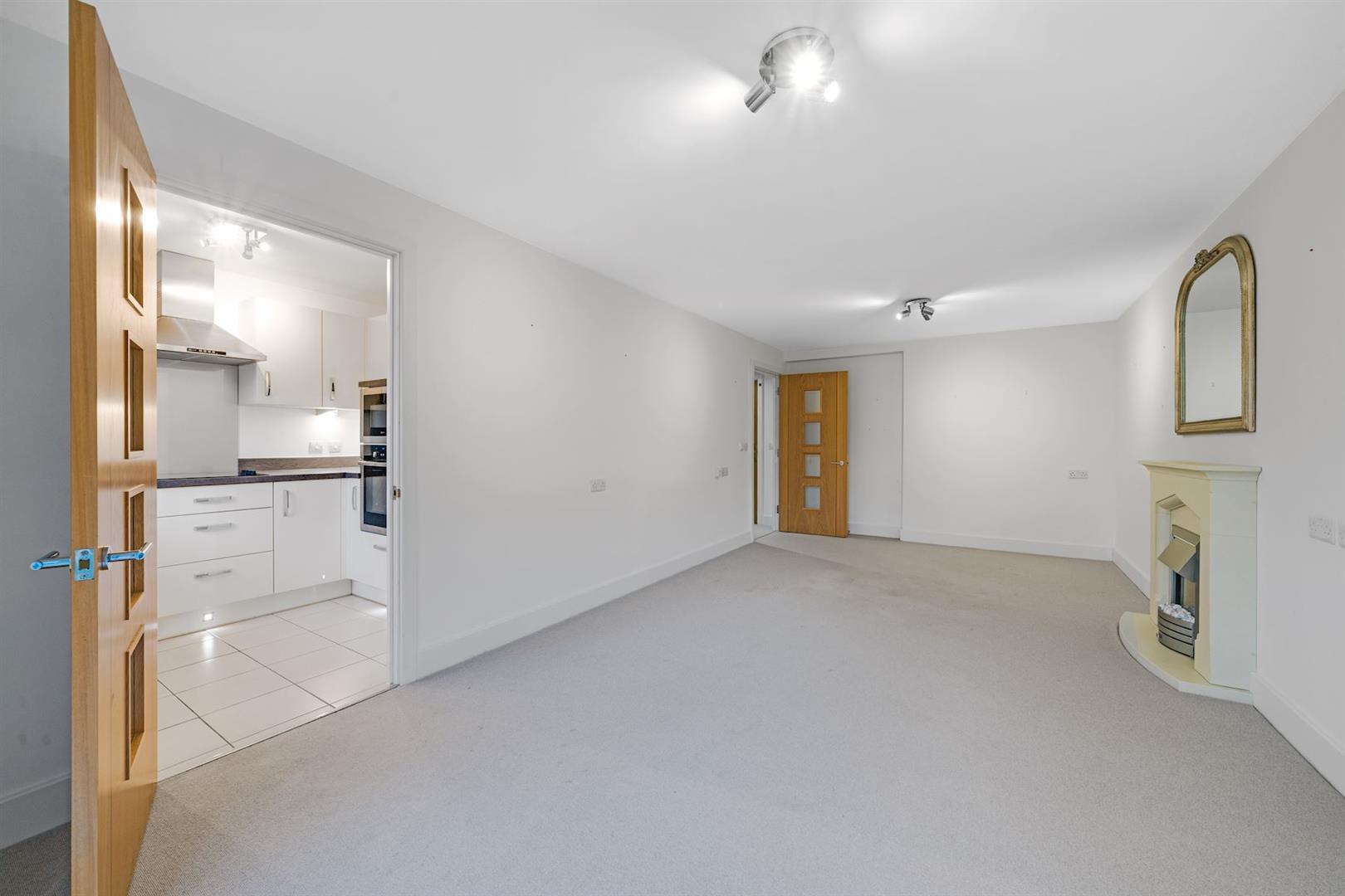 London Road, Guildford, GU1 1FF