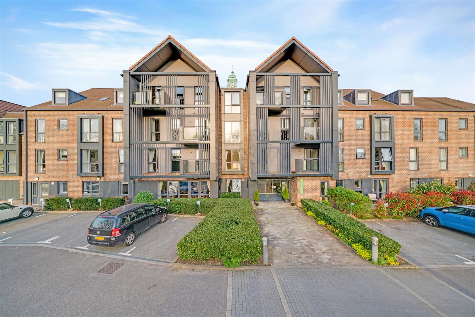 London Road, Guildford, GU1 1FF