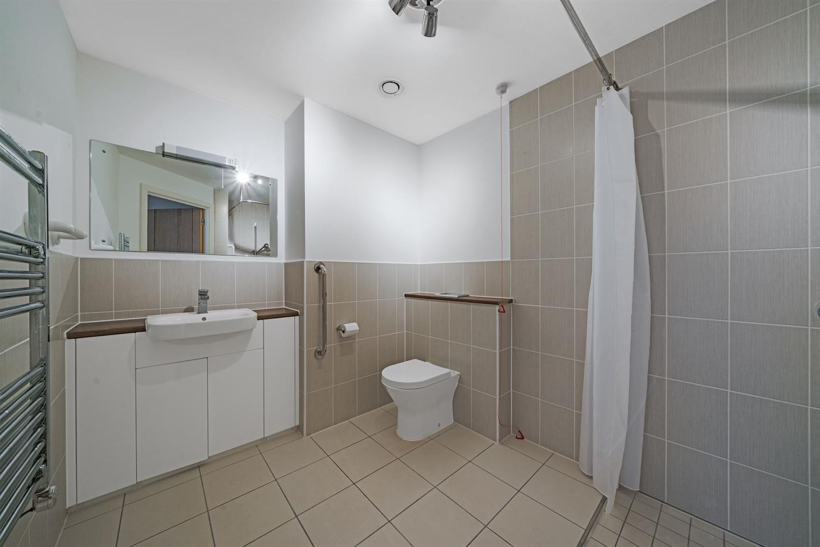 London Road, Guildford, GU1 1FF